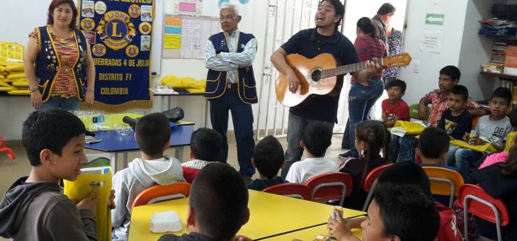 DONACIÓN DE ÚTILES ESCOLARES